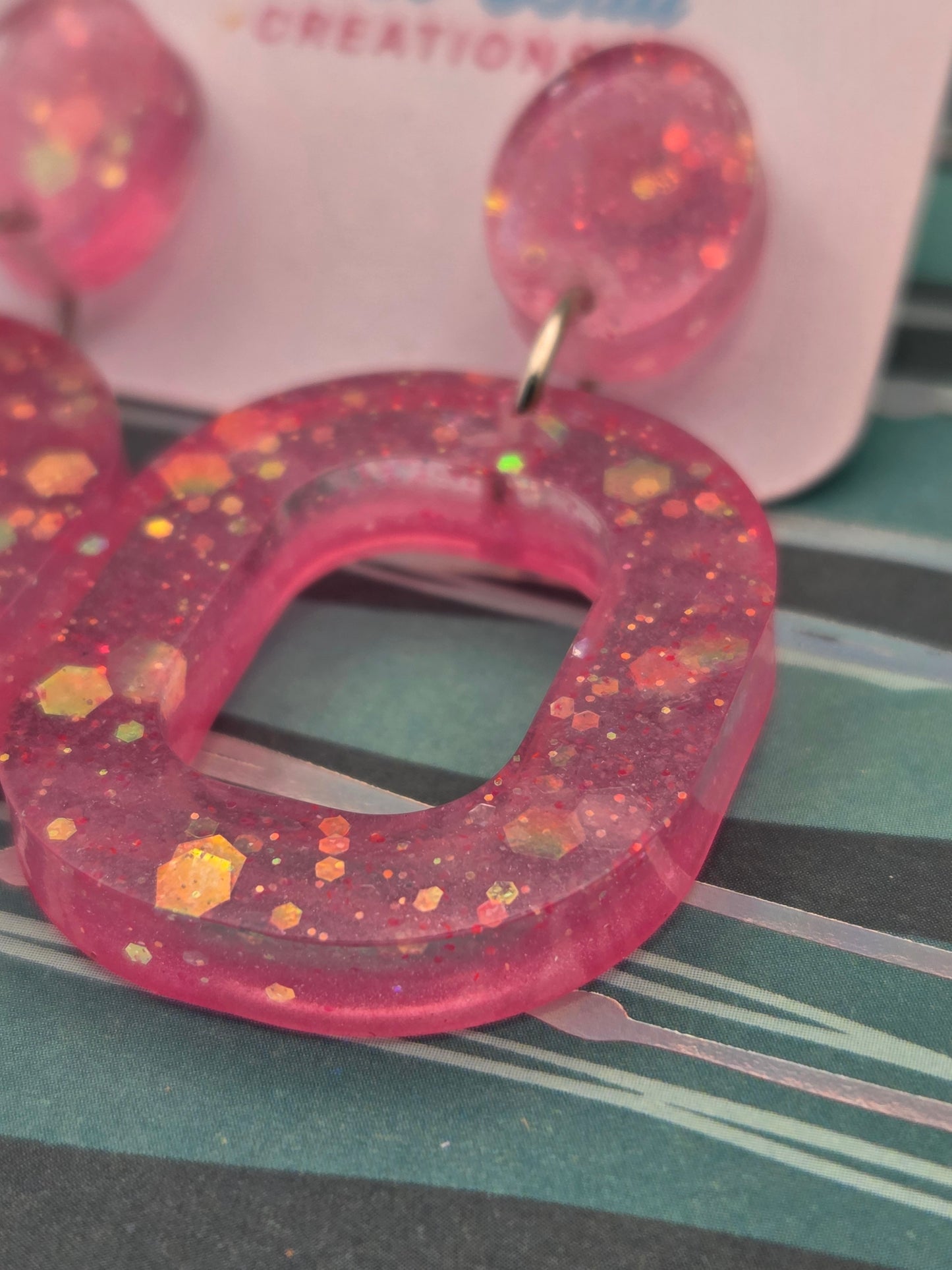 Funky Pink Glitter Resin Hoop Earrings – Pretty in Pink (and a Whole Lot of Fun)