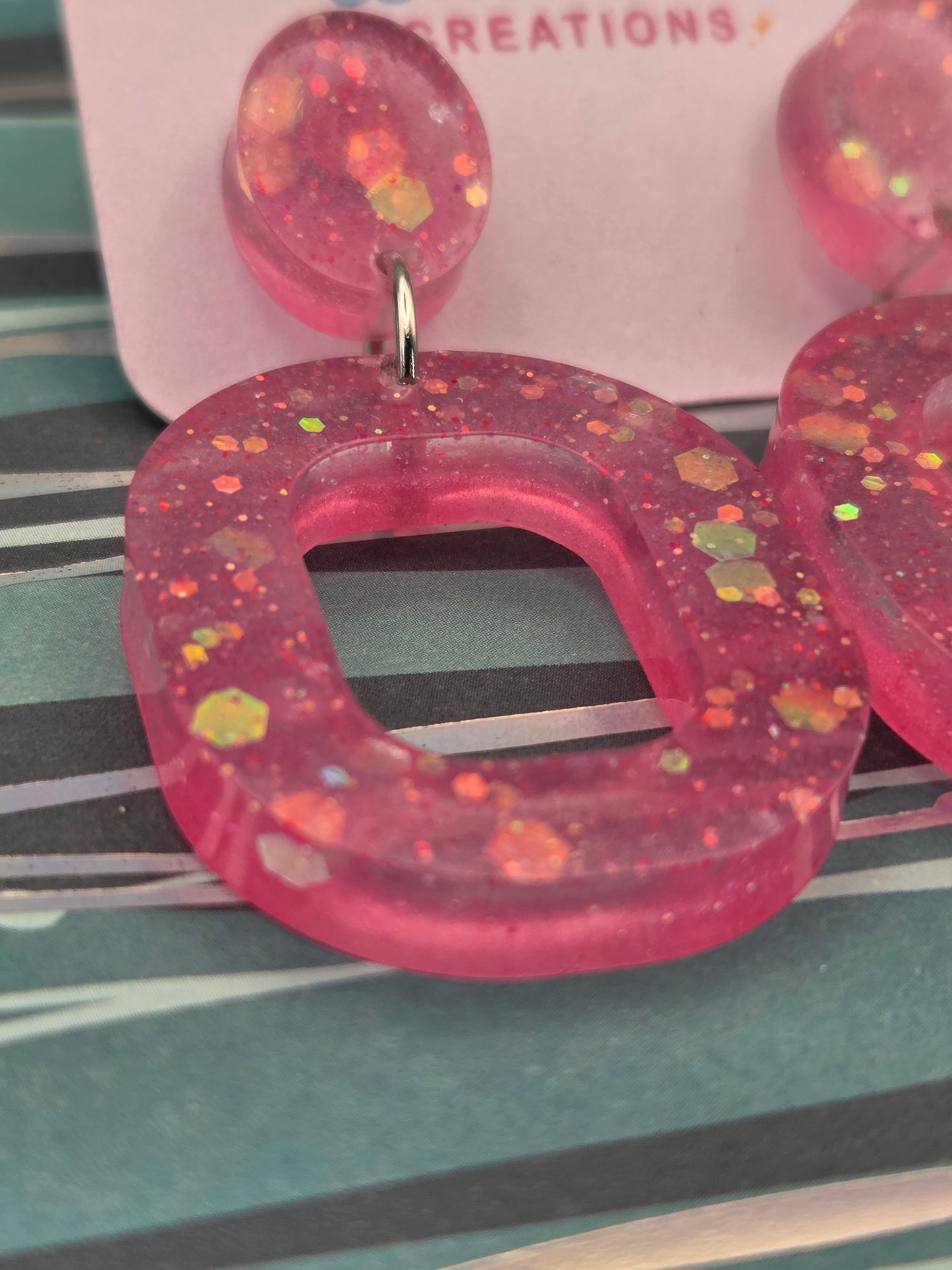 Funky Pink Glitter Resin Hoop Earrings – Pretty in Pink (and a Whole Lot of Fun)