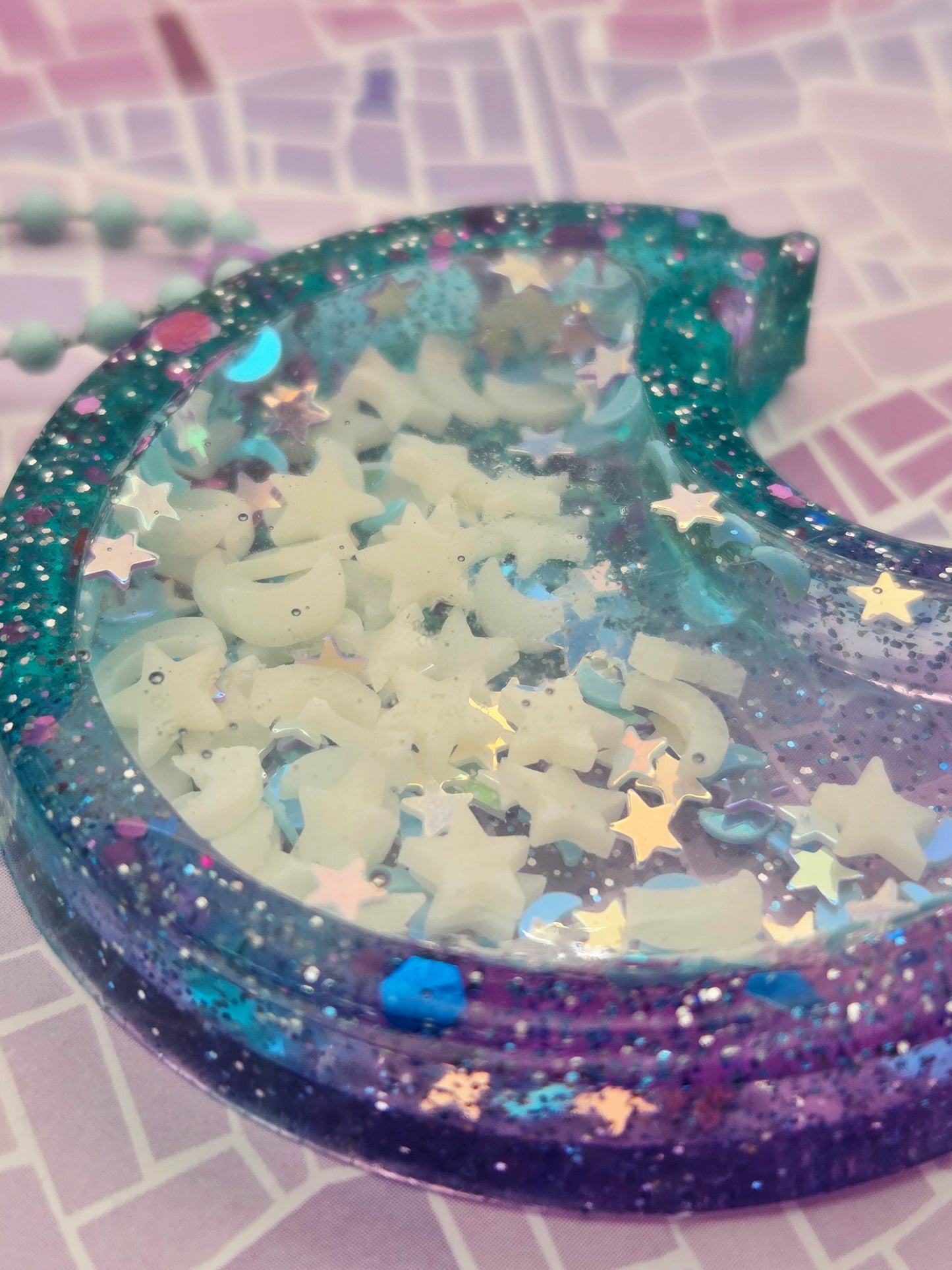 Celestial Glitter Moon Keychain – Handcrafted Starry Charm for Cosmic Lovers