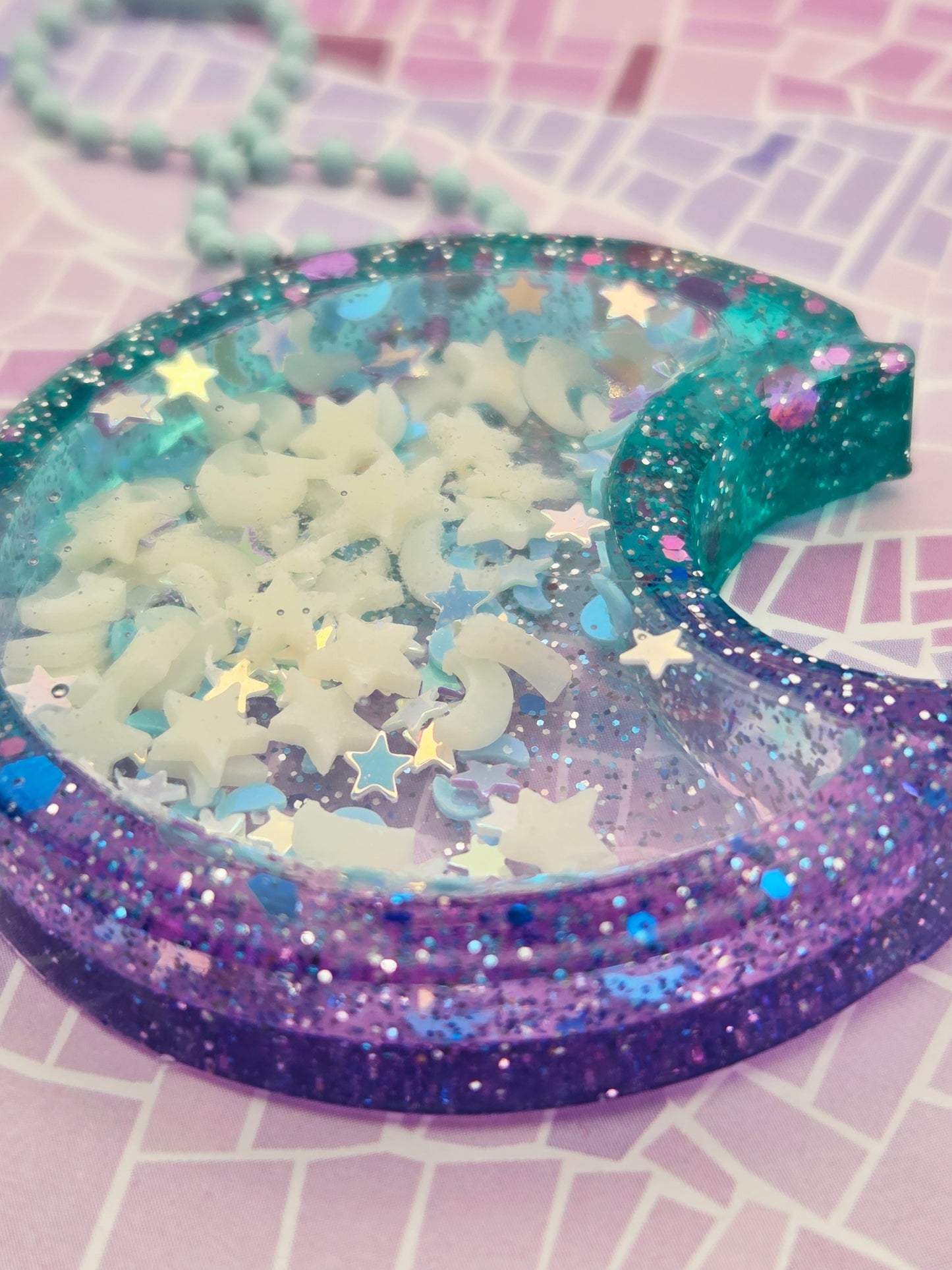 Celestial Glitter Moon Keychain – Handcrafted Starry Charm for Cosmic Lovers