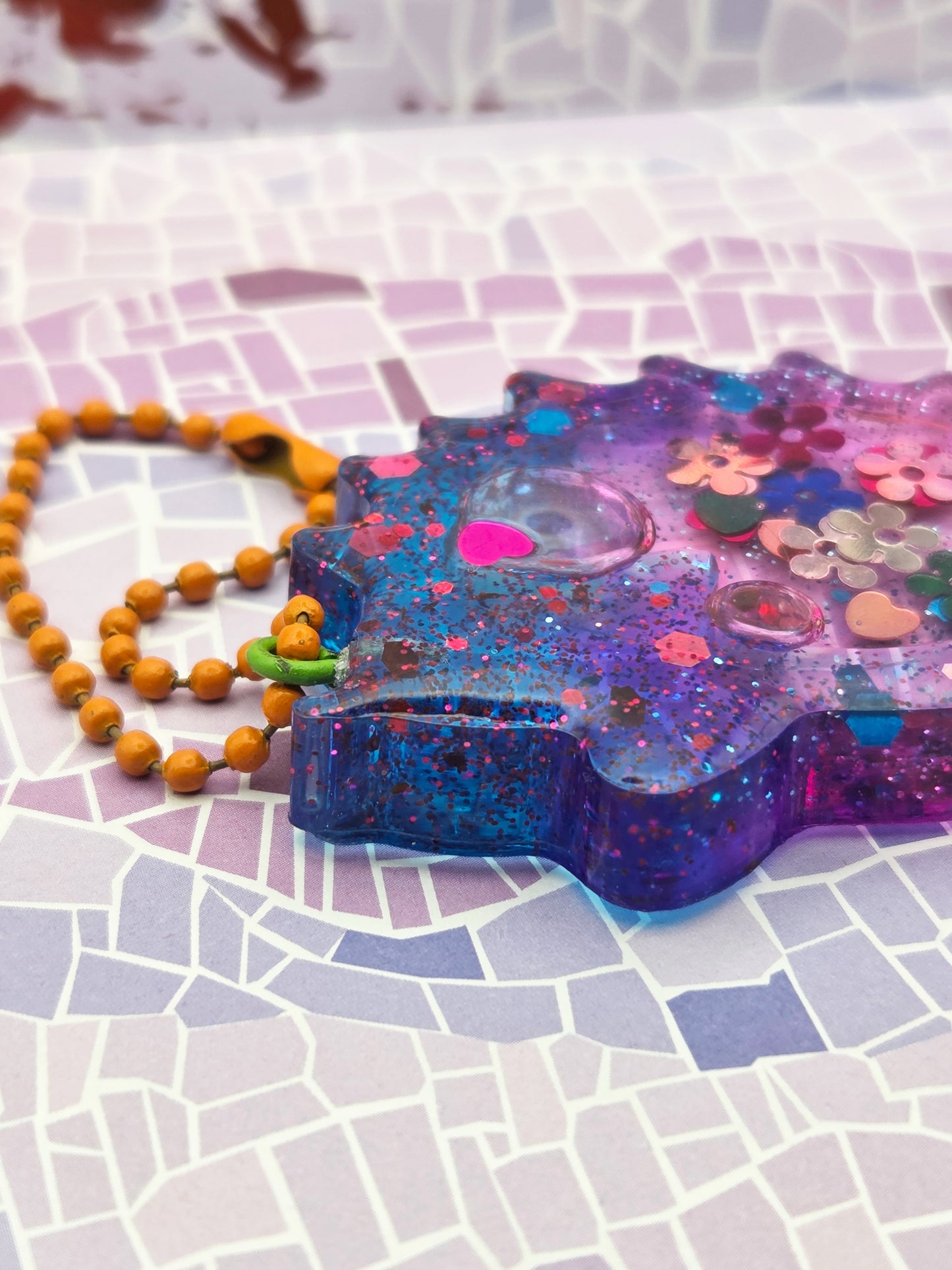 Hedgehog Shaker Keyring – Handmade Glittery Resin Charm for Sparkly Adventures