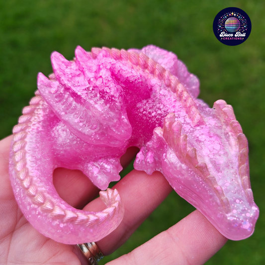 Handmade Resin Sleeping Dragon Figurine – Mythical Fantasy Desk Decor & Collectible Statue